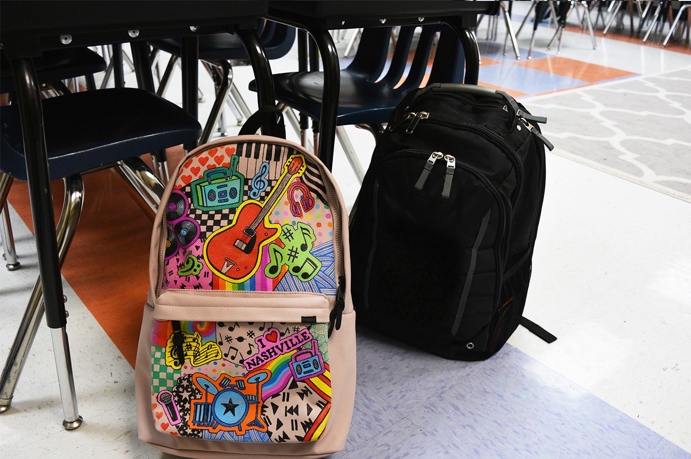 MOCHILAS PERSONALIZADAS CON SHARPIE