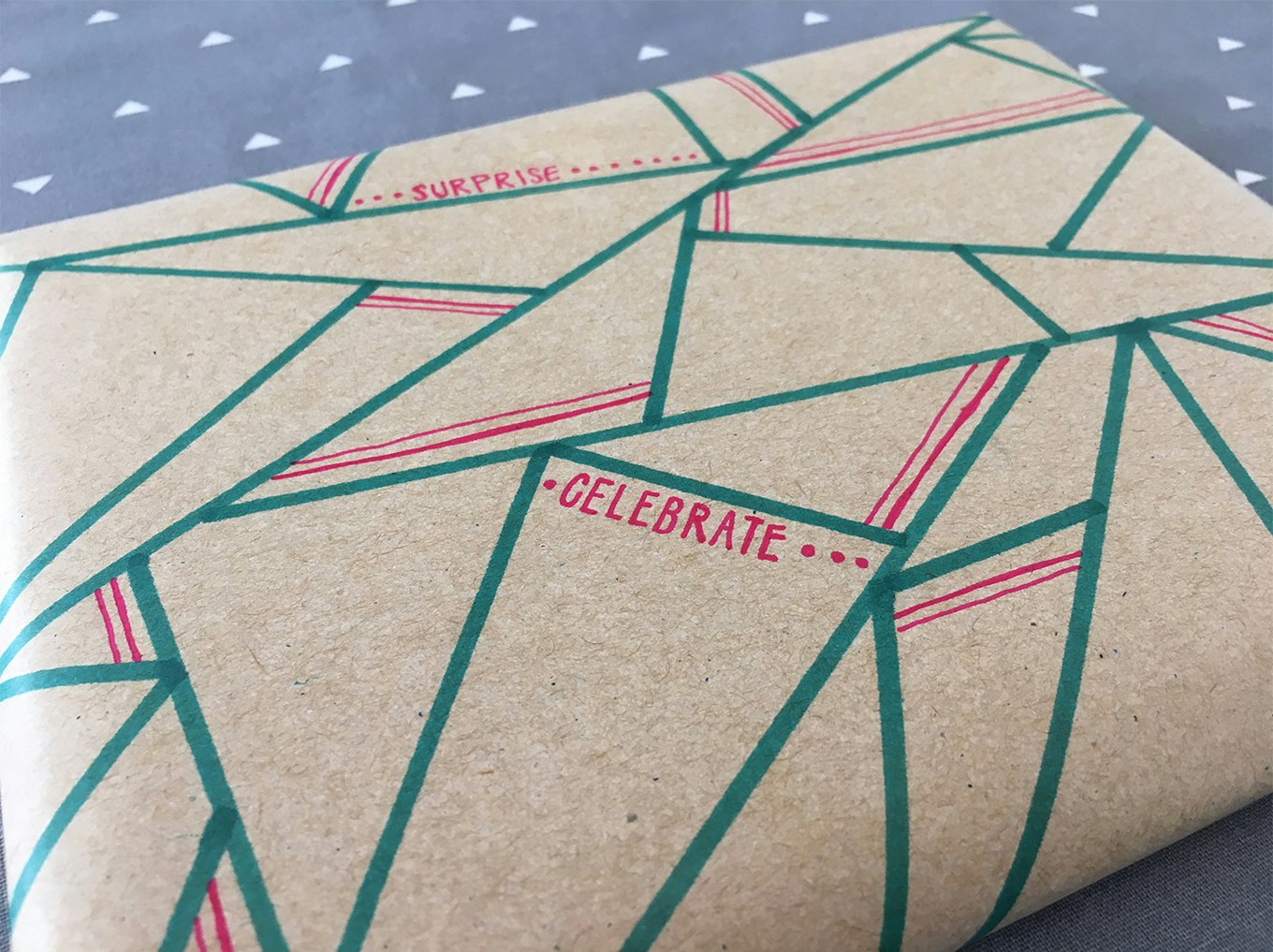 PAPEL DE REGALO PERSONALIZADO PAPEL DE REGALO PERSONALIZADO