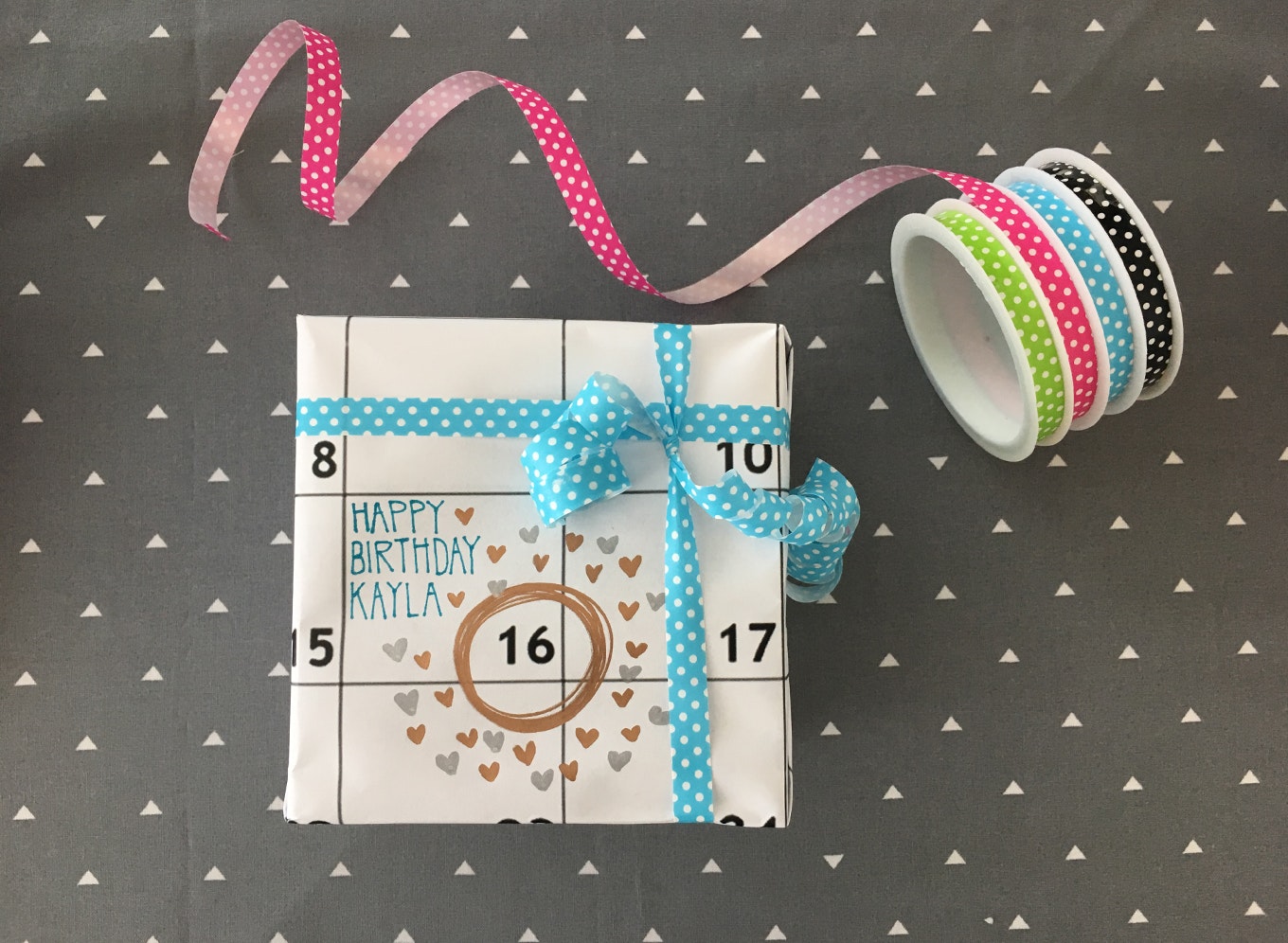 PAPEL DE REGALO PERSONALIZADO PAPEL DE REGALO PERSONALIZADO